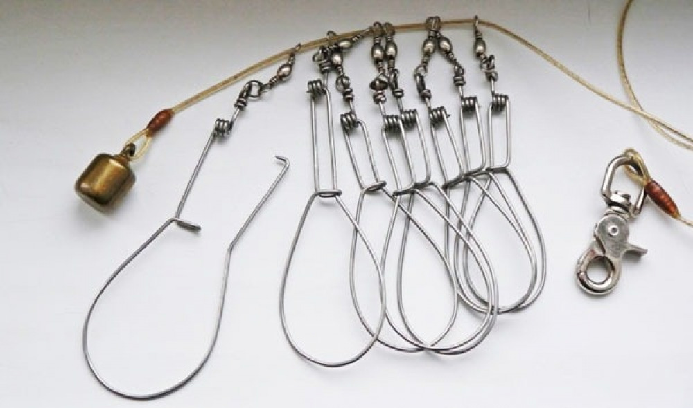 Кукан каюк для подводной охоты. Самодельный кукан. Самодельный кукан. Самодельный кукан. Кукан из спицы.